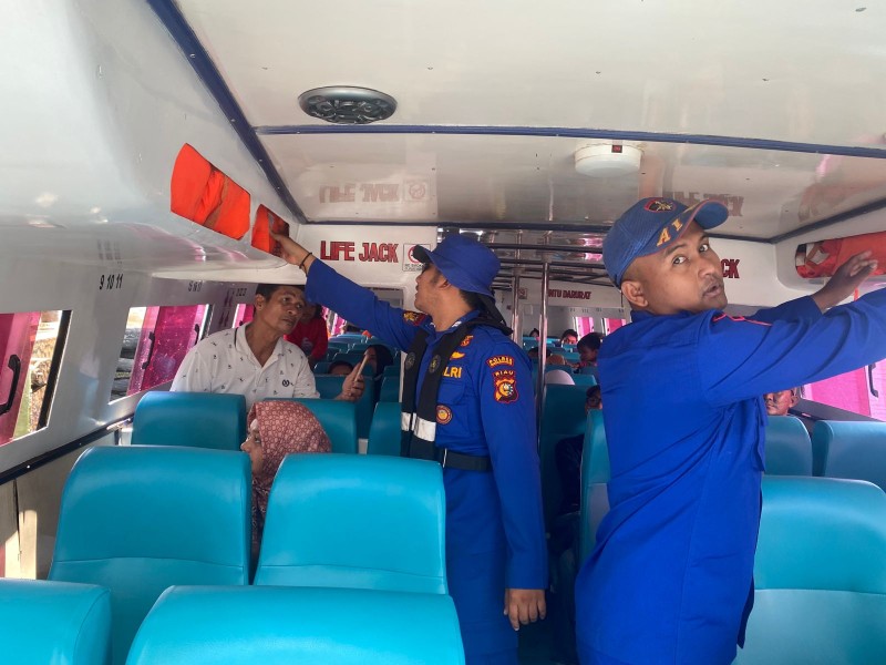 Sat Polairud Polres Inhil Lakukan Pengamanan Keberangkatan Kapal, Antisipasi Gangguan Kamtibmas dan Laka Laut