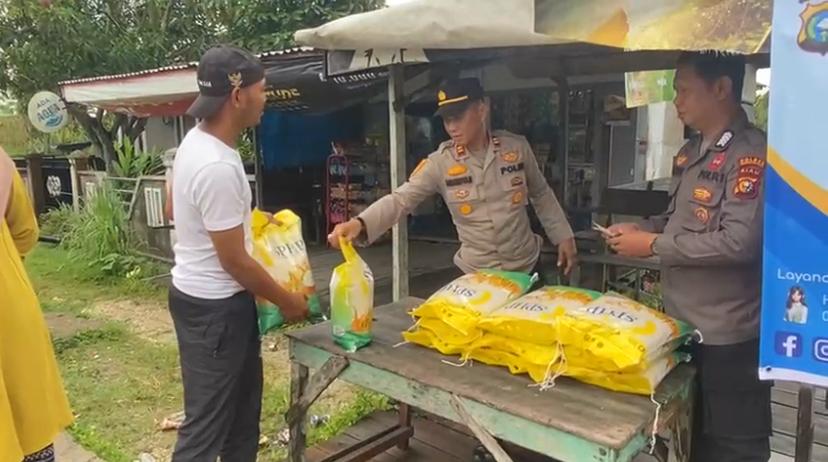 Polres Inhil dan Polsek Jajaran Gelar Gerakan Pangan Murah, Salurkan 1 Ton Beras SPHP di Dua Kecamatan