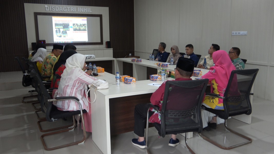 Pimpin Rapat, Ketua Dekranasda Inhil Katerina Susanti Fokuskan Pengembangan Motif Batik Lokal