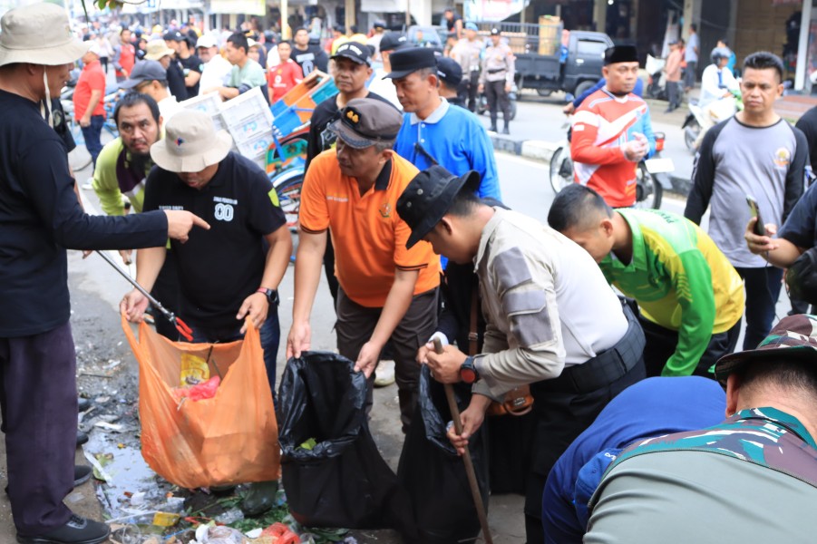 Apel dan Gotong Royong Bersama Wujudkan Indonesia Asri di Kabupaten Indragiri Hilir