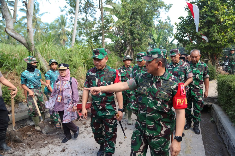 Danrem 083/Baladhika Jaya Tinjau TMMD ke-129, Pastikan Pembangunan Tepat Sasaran dan Berdampak Nyata bagi Masyarakat