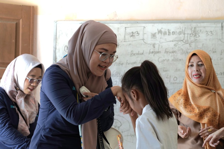 Srikandi PLN NP UP Tenayan Nyalakan Harapan Lewat Aksi Pemberdayaan Kemanusiaan dan Pendidikan
