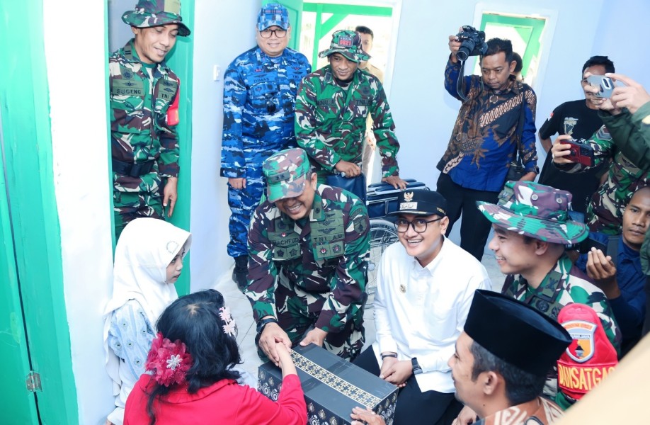 Rombongan Tinjau RTLH Ibu Ety, Bantuan Kursi Roda hingga Sepeda Diserahkan