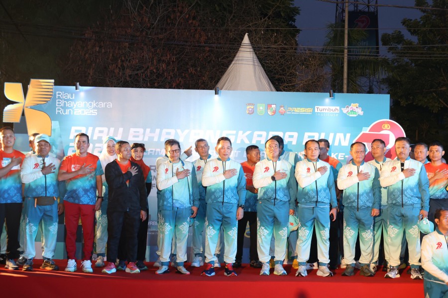 Kapolri Flag Off Riau Bhayangkara Run 2025