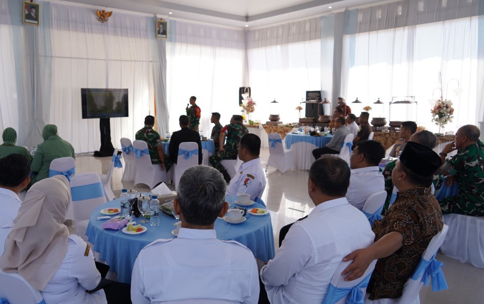 Komandan SSK Satgas, Lettu Purnomo, Paparkan Program TMMD 129 Kodim Bojonegoro