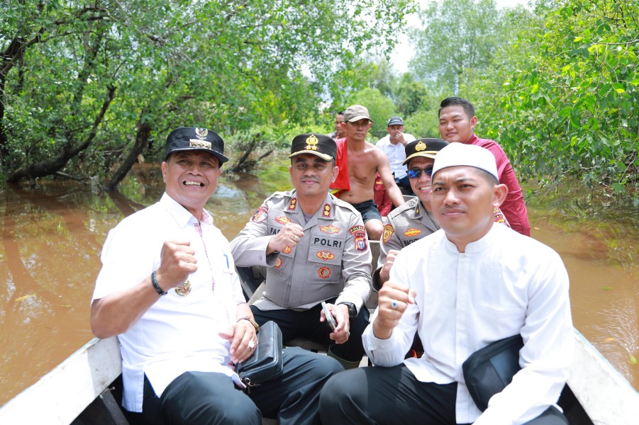 Polres Inhil Bedah Rumah Ibu Jamilah Jadi Layak Huni