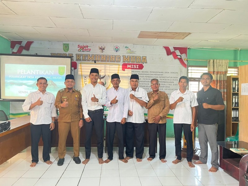 Nanang Airi Lantik Perangkat Desa Terpilih