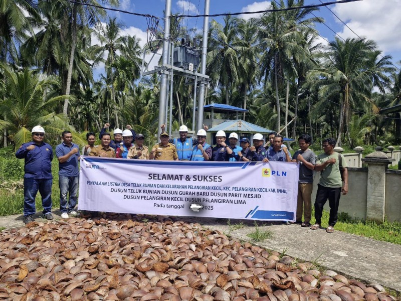 Listrik Resmi Mengalir di Pelangiran Kecil dan Teluk Bunian, Warga Akhirnya Rasakan Terangnya Setelah Puluhan Tahun
