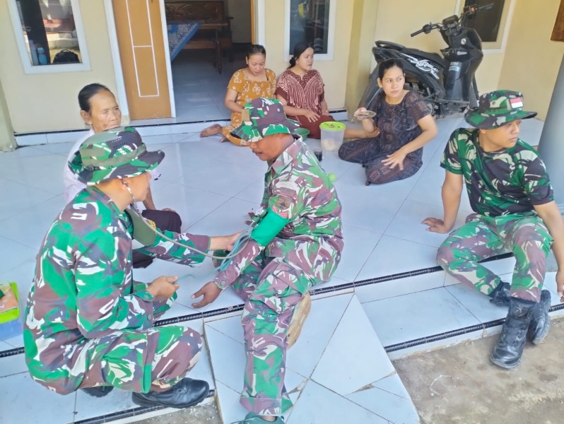 Klinik 05-19-17 Cek Kesehatan Satgas TMMD Ke-128, Pastikan Personel Fit di Lokasi Sasaran Dusun Klagin