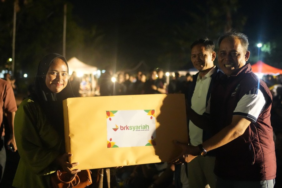 Bupati Herman Nobar Final Piala Dunia 2026 Bersama Masyarakat, Pererat Kebersamaan di Halaman Kantor Bupati Inhil