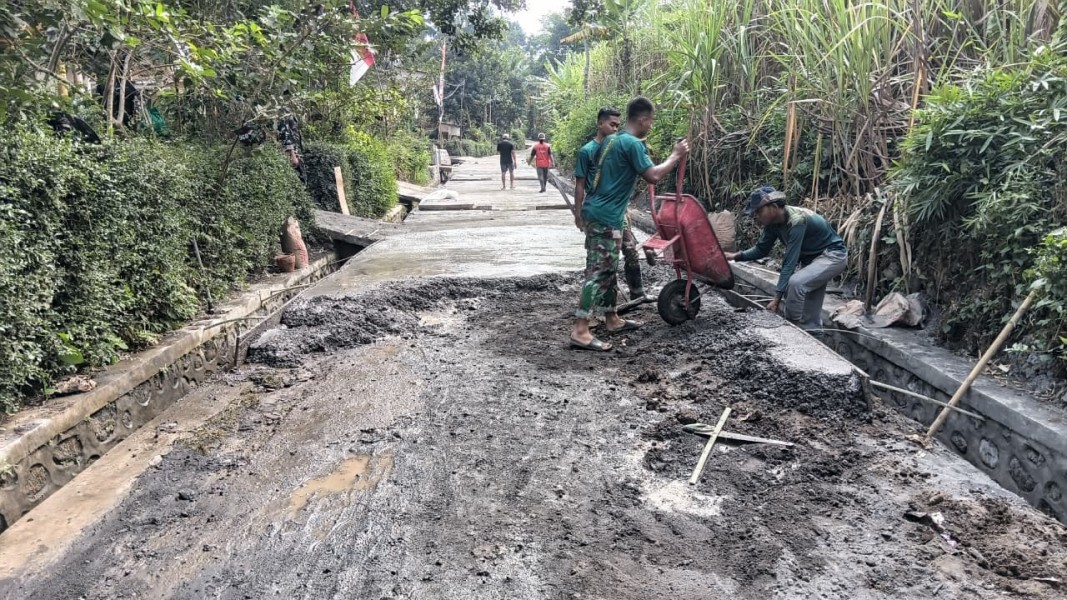Pembangunan Rabat Beton TMMD ke-129 Terus Berlanjut, Percepat Akses Transportasi Warga