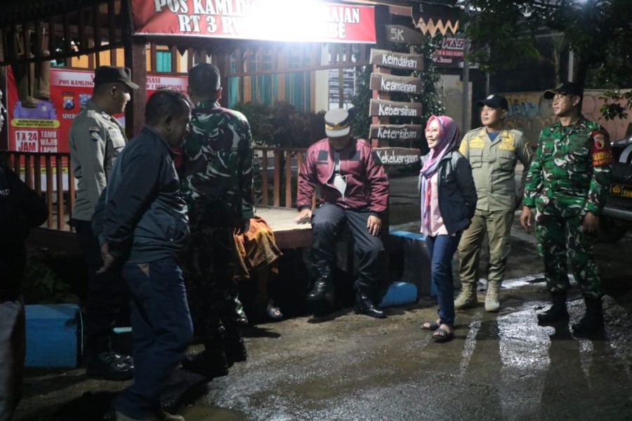 Babinsa Brabe Ajak 5 Unsur Instansi Patroli Kampung Jaga Keamanan TMMD Ke-128