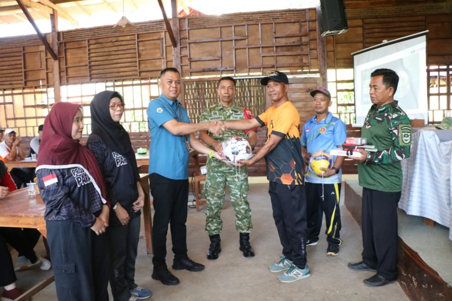 Semangat Baru Pemuda Brabe dari Bantuan Alat Olahraga TMMD Ke-128
