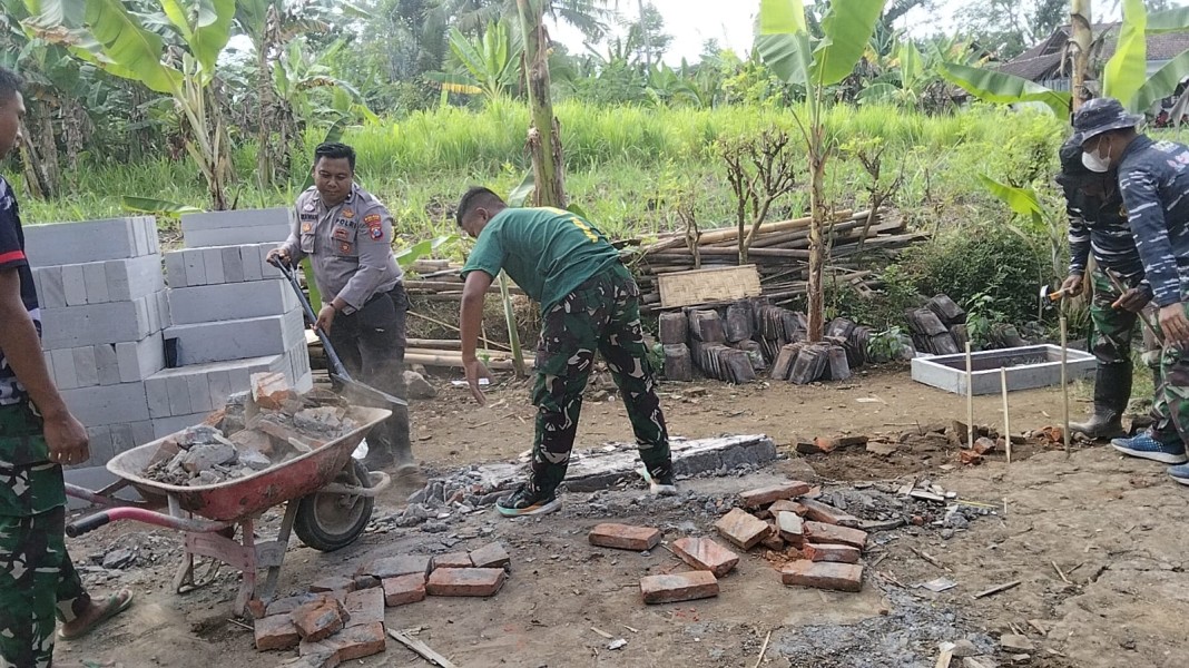 TMMD ke-129 Percepat Renovasi RTLH, Rumah Ibu Ety Mulai Dibangun Demi Hadirkan Hunian Layak dan Aman