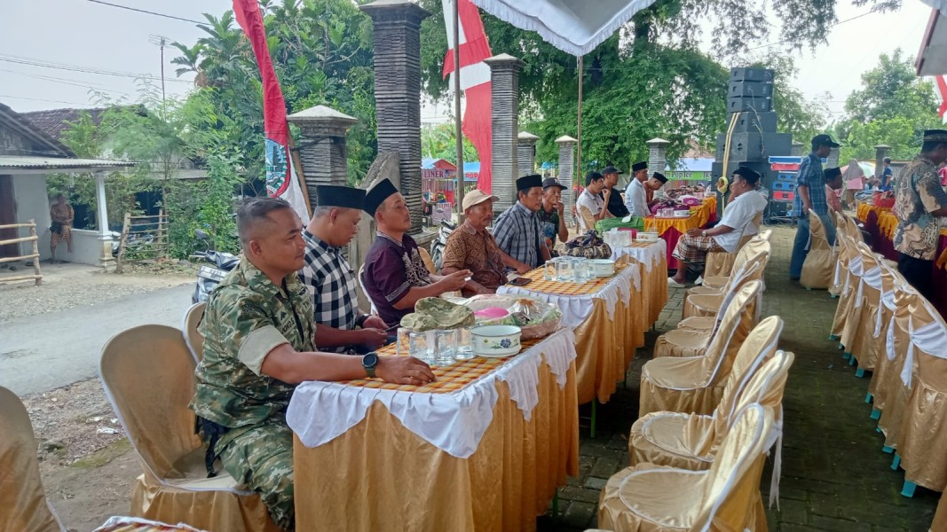 Sertu Joko Hadiri Sedekah Bumi di Desa Plabuhan