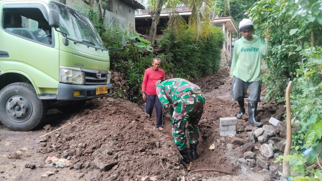 Satgas TMMD Ke-128 Gali Gorong-Gorong 6 Meter di Dusun Klagin, Antisipasi Genangan Air