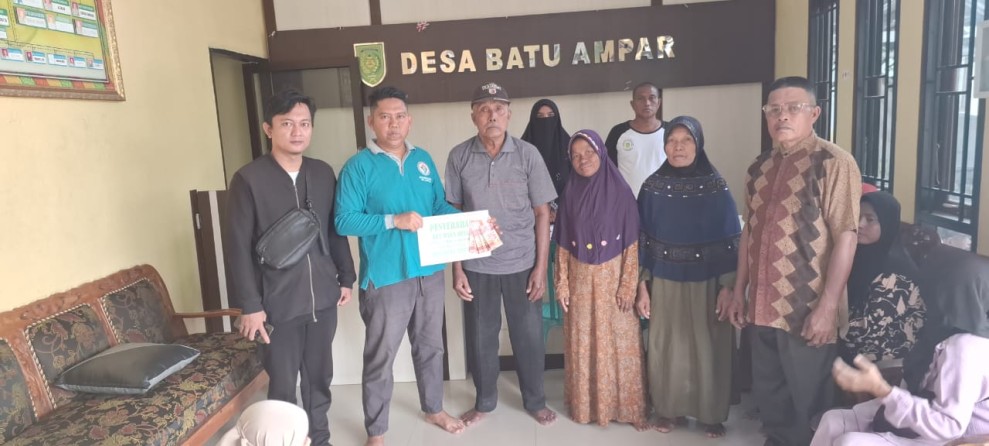 Sebelum Lebaran Idul Fitri, Pemdes Batu Ampar Salurkan BLT DD kepada 65 KPM