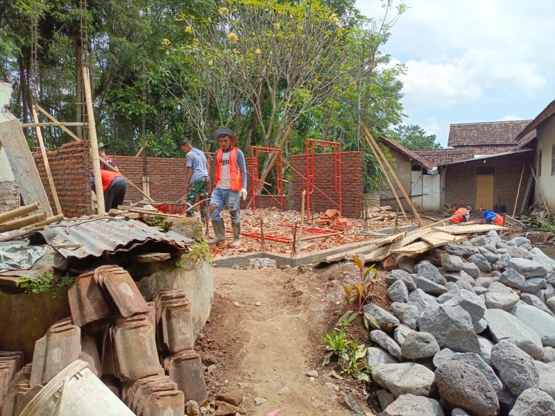 TMMD ke-128 Kodim 0820/Probolinggo Bangun Musholla Baithurrohim di Desa Brabe Probolinggo