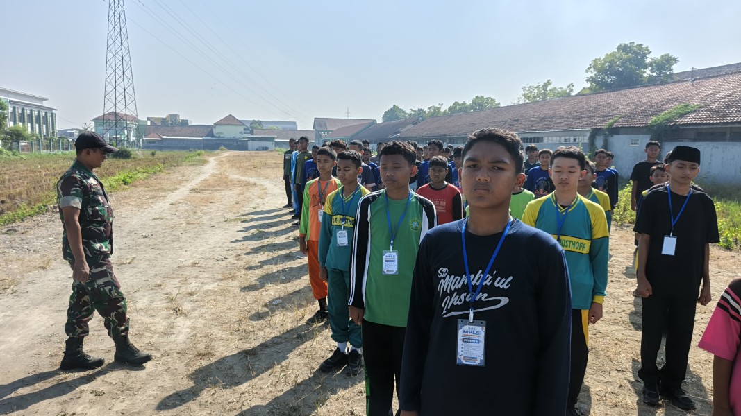 Siswa Baru di SMP Mamba'ul Ma'arif Dapat Pembekalan