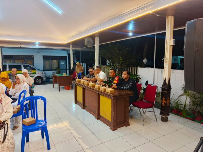 Babinsa Koramil Jombang Hadiri Rapat FKDM Kelurahan Kaliwungu