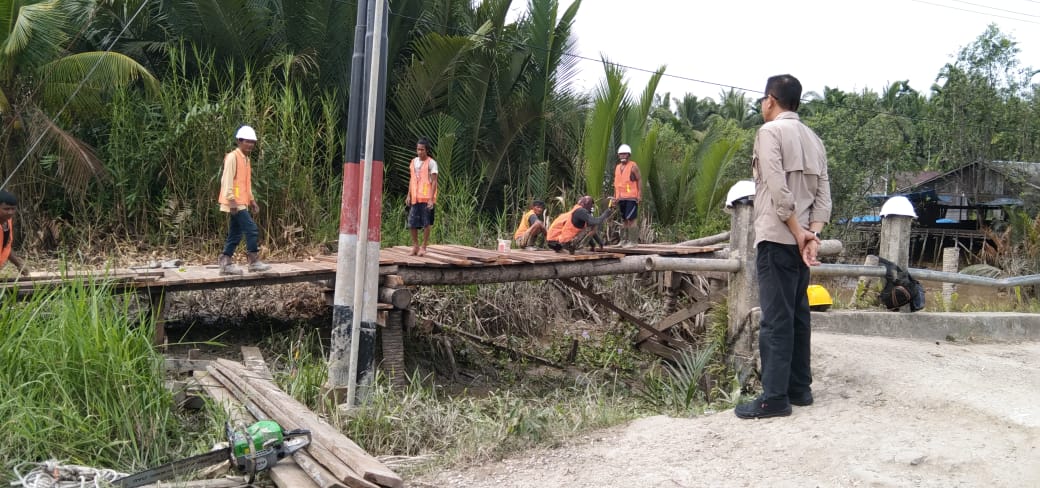 Camat Tinjau Jembatan Parit 16 Reteh: Akan Segera Dibangun