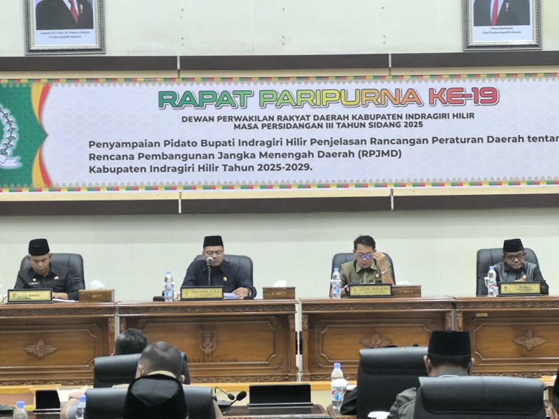 Bupati Inhil Sampaikan Penjelasan RPJMD 2025 2026 Dalam Rapat Paripurna Ke 19