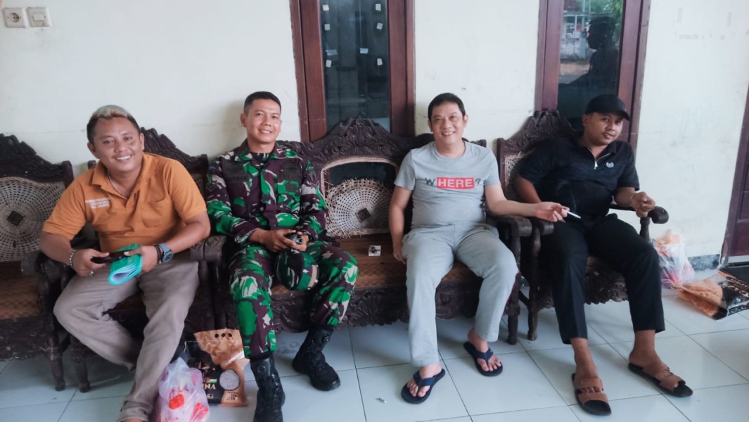 Serda Bambang Komsos dengan Warga Desa Sawiji