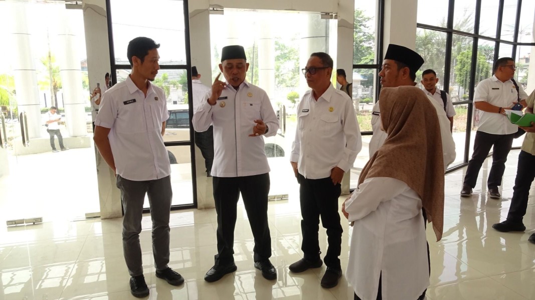 Bupati Inhil H. Herman Tinjau Kesiapan Mal Pelayanan Publik Usai Penandatanganan Kerja Sama