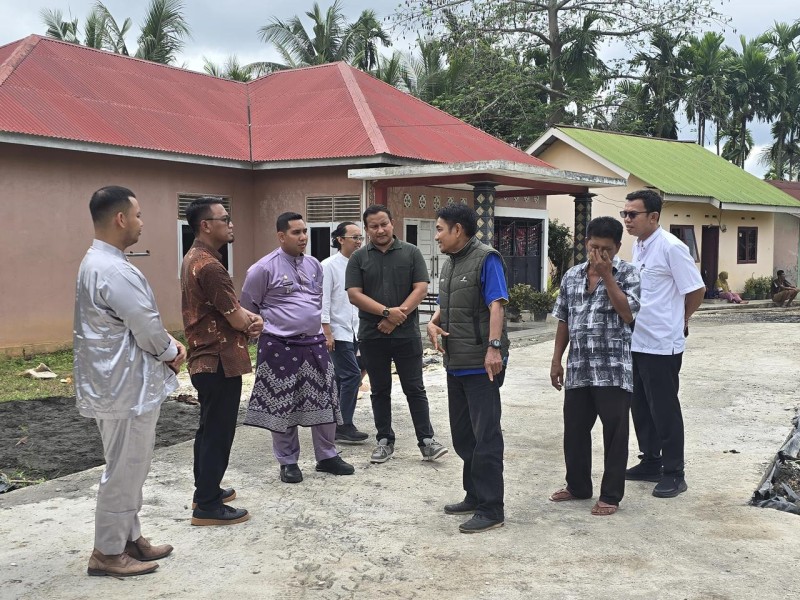 PT PLN  UP Tenayan Laksanakan Semenisasi Jalan Lingkungan Menggunakan FABA Bersama Masyarakat