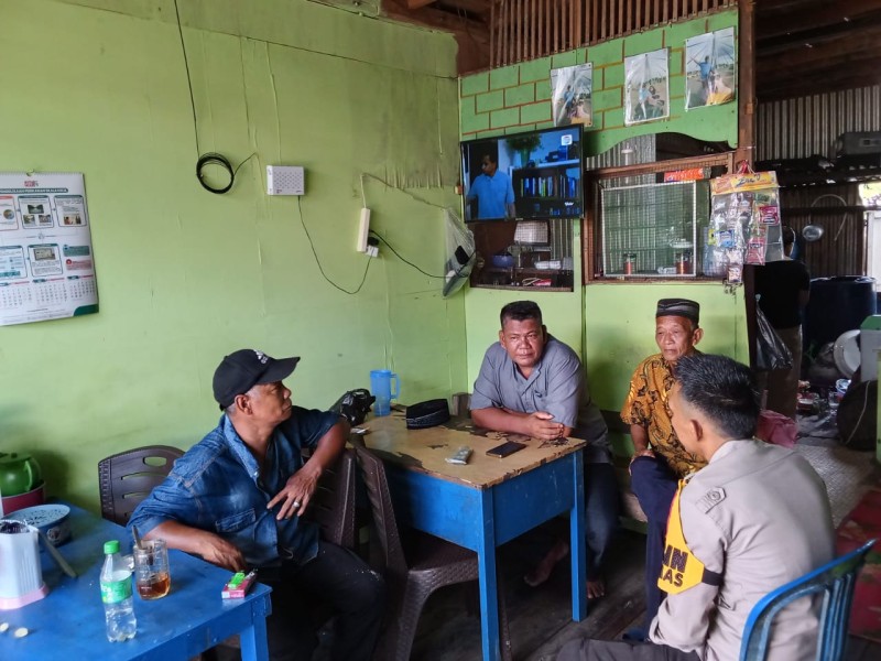 Bhabinkamtibmas Desa Belaras Koordinasi Pendataan Lahan Jagung Dukung Program Swasembada Ketahanan Pangan