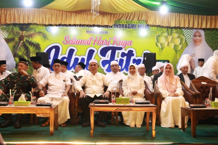 Puluhan ribu warga meriahkan pawai takbir Idul Fitri 1447 H di Indragiri Hilir