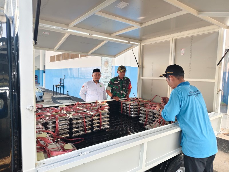 Serka Sumadi Lakukan Pendampingan Program MBG di SPPG Desa Kepuhdoko