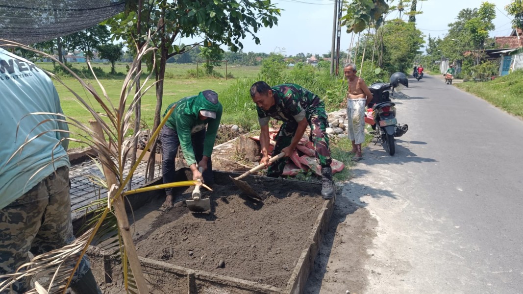 Serka Wawang Bergotong Royong Bersama Warga Cor Jembatan