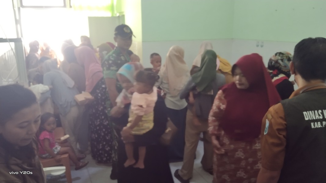 Upaya Tekan Angka Stunting, Satgas TMMD Ke-128 Laksanakan Pemberian Nutrisi Anak Stunting di Puskesmas Maron
