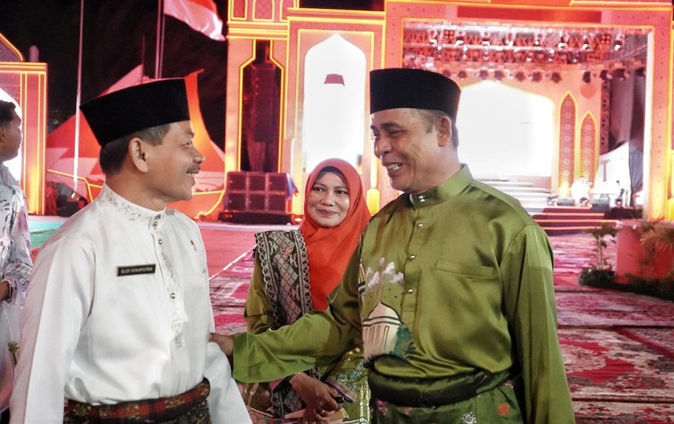 Bupati Inhil Dukung Kafilah pada Malam Pembukaan MTQ ke-43 Tingkat Provinsi Riau
