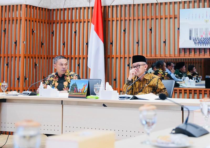Banyak Sekolah di Riau yang Memprihatinkan, Gubernur Wahid Minta Bantuan Revitalisasi ke Mendikdasmen RI