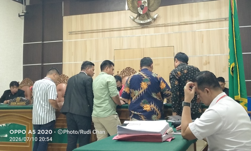 Sidang Prapid di PN Bengkalis, Hakim Verifikasi Bukti Surat Sampai Jam 12 Malam