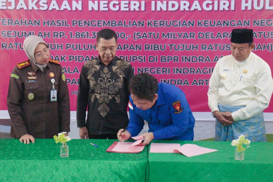 Wabup Inhu Saksikan Penyerahan Pengembalian Kerugian Negara Rp1,8 M Kasus BPR Indra Arta
