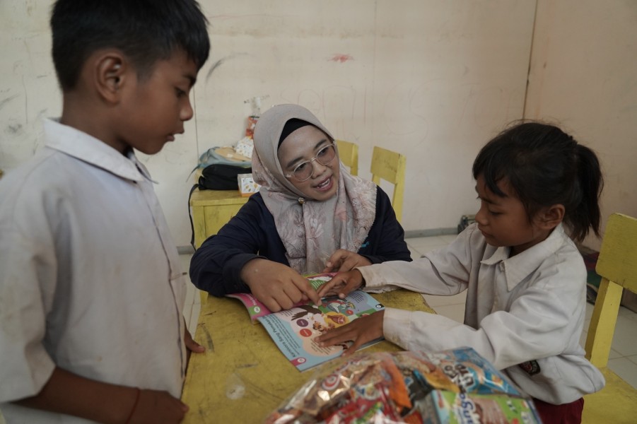 Untuk Menjadi Terang Bagi Sesama, Srikandi PLN NP UP Tenayan Rayakan Hari Kartini Lewat Aksi Pemberdayaan dan Pendidikan
