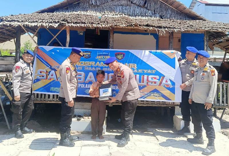Puluhan Pelajar di Desa Muntai Dapat Perlengkapan Sekolah dari Satpolairud Polres Bengkalis