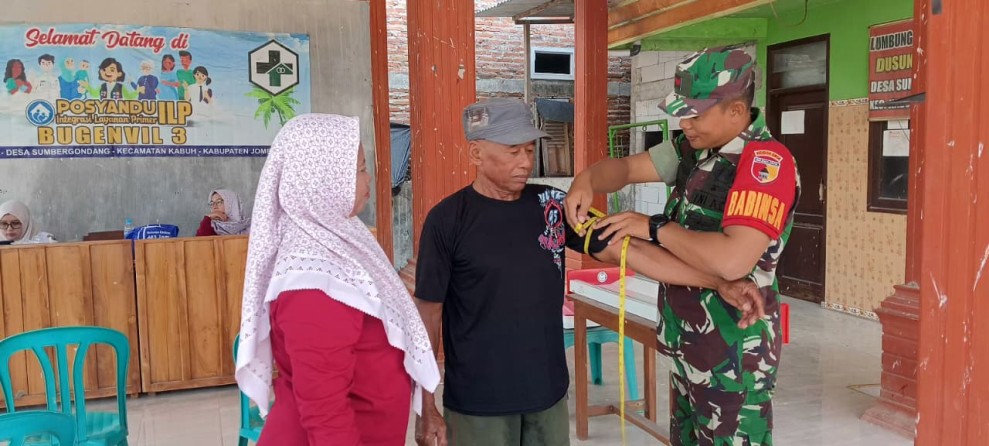 Koptu Khoirul Bersinergi Wujudkan Lansia Sehat di Desa Sumbergondang
