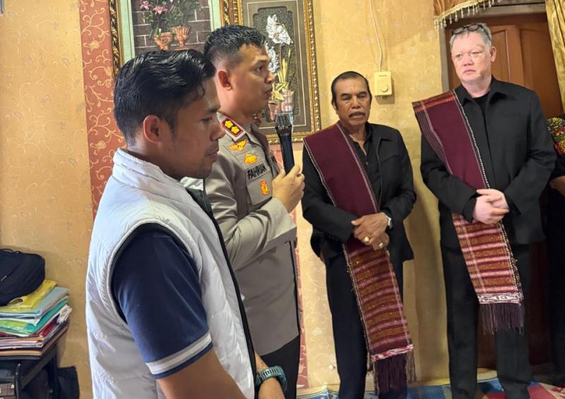 Suasana Haru Iringi Pelepasan Jenazah Wakil Ketua PWI Bengkalis