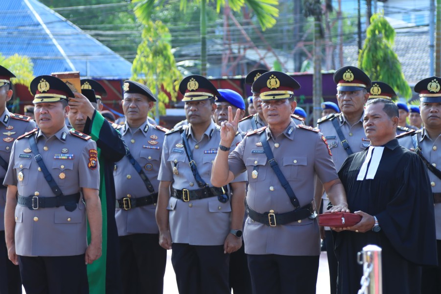 Kapolres Indragiri Hilir Pimpin Upacara Serah Terima Jabatan Wakapolres, Kabag SDM, Kasat Polairud dan Kapolsek Jajaran