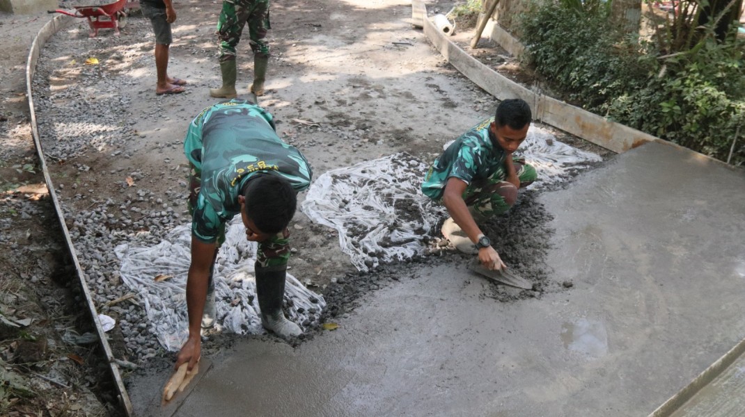 Penyempurnaan Rabat Jalan TMMD ke-129 Terus Dikebut, Wujudkan Infrastruktur Berkualitas bagi Masyarakat
