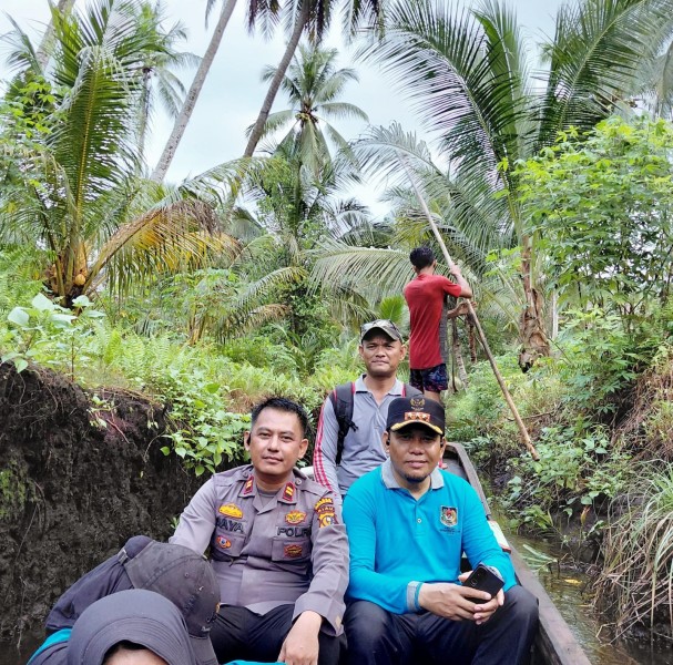 Kapolsek Mandah Bersama Camat dan BUMDes Tinjau Lahan Calon Penanaman Jagung di Desa Bente