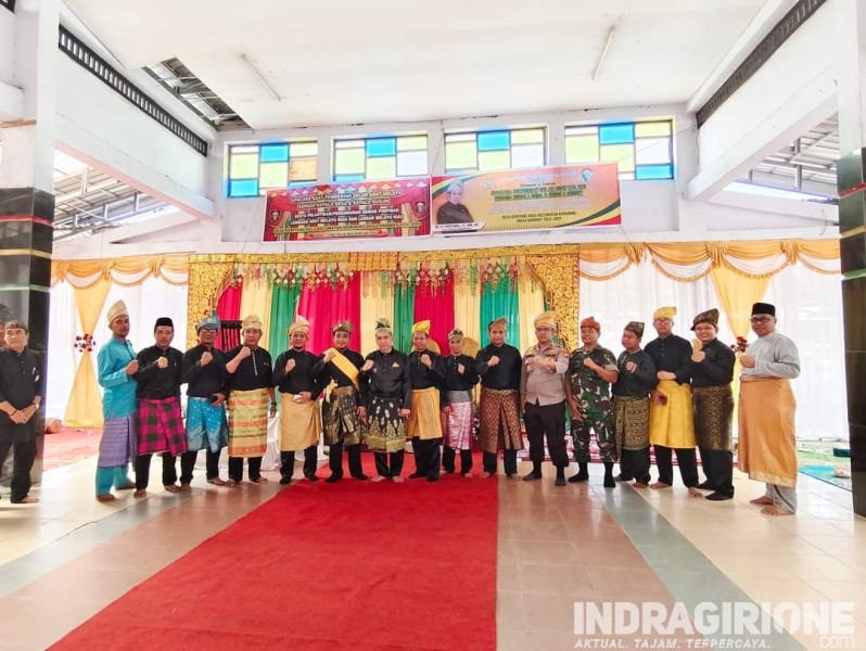 Para Kades se Kecamatan Kemuning Hadiri Proses Penabalan Gelar Adat di Keritang