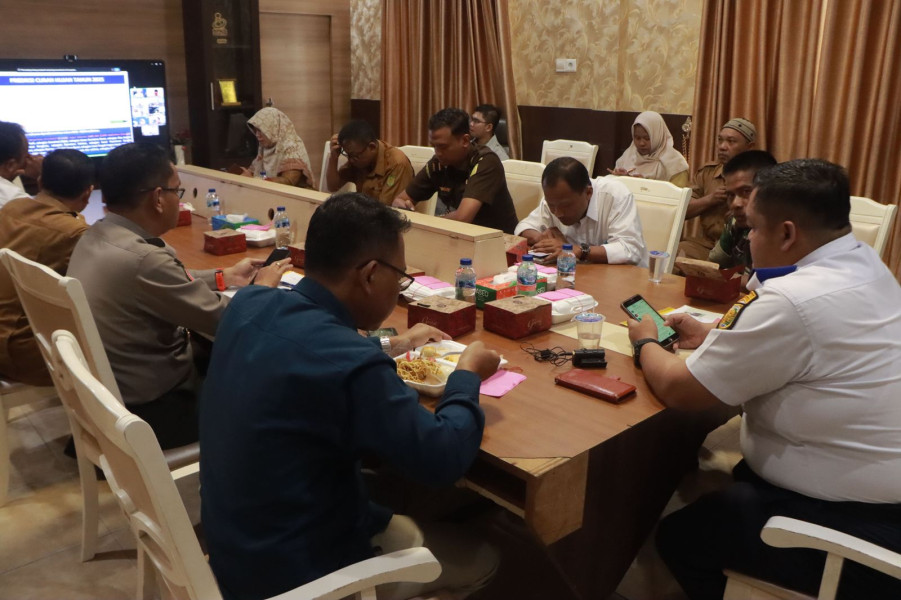 Pj Bupati Inhil Ikuti Rapat Rutin Pengendalian Inflasi Daerah Secara Virtual