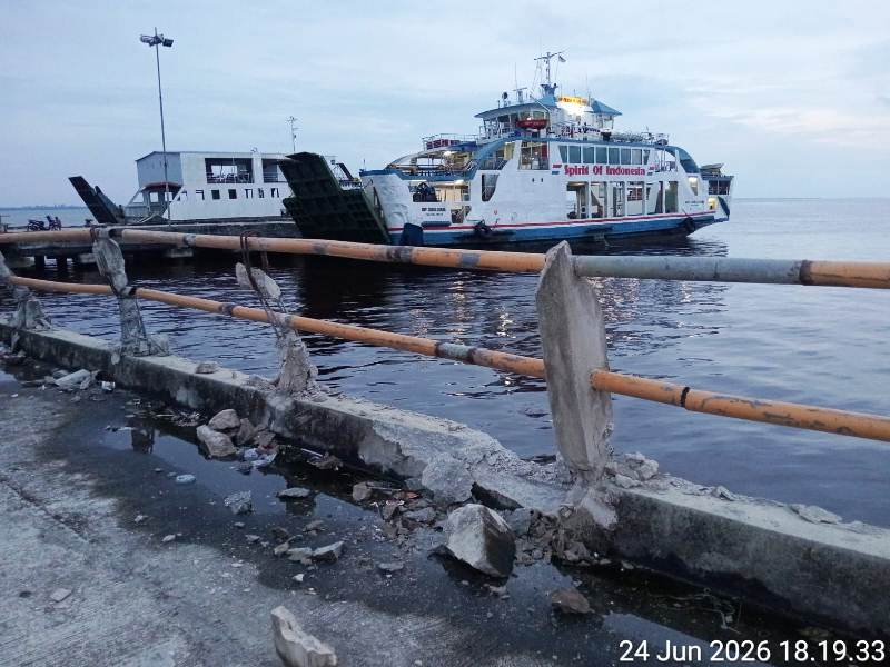 Pagar Dermaga Pelabuhan BLJ Hancur Ditabrak Kapal RoRo, Ini Kata Kadishub!