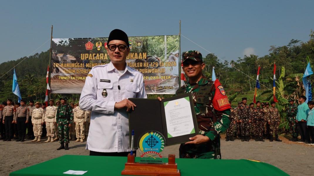 Wakil Bupati Purworejo Resmi Buka TMMD Reguler Ke-129 Kodim 0708/Purworejo di Desa Watuduwur