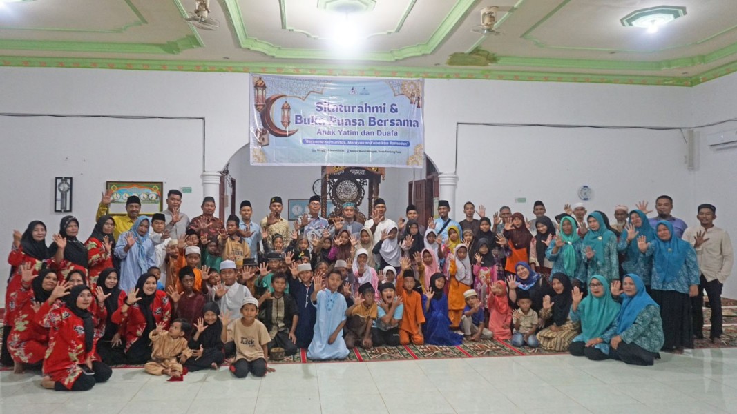 100 Orang Anak Yatim, Piatu dan Duafa Desa Tanjung Pasir Buka Puasa Bersama